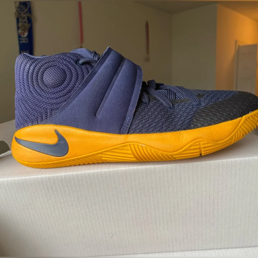 Nike Kyrie 2 - Picture 5 of 12